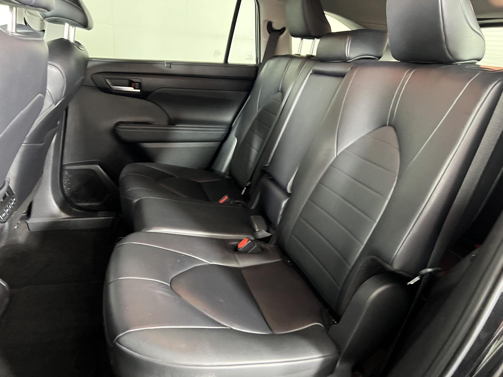 Used 2024 Midnight Black Metallic Toyota XLE image 27