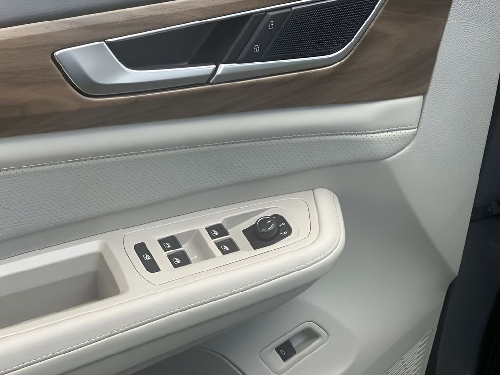 2026 Volkswagen Atlas SE w/Tech - Photo 13