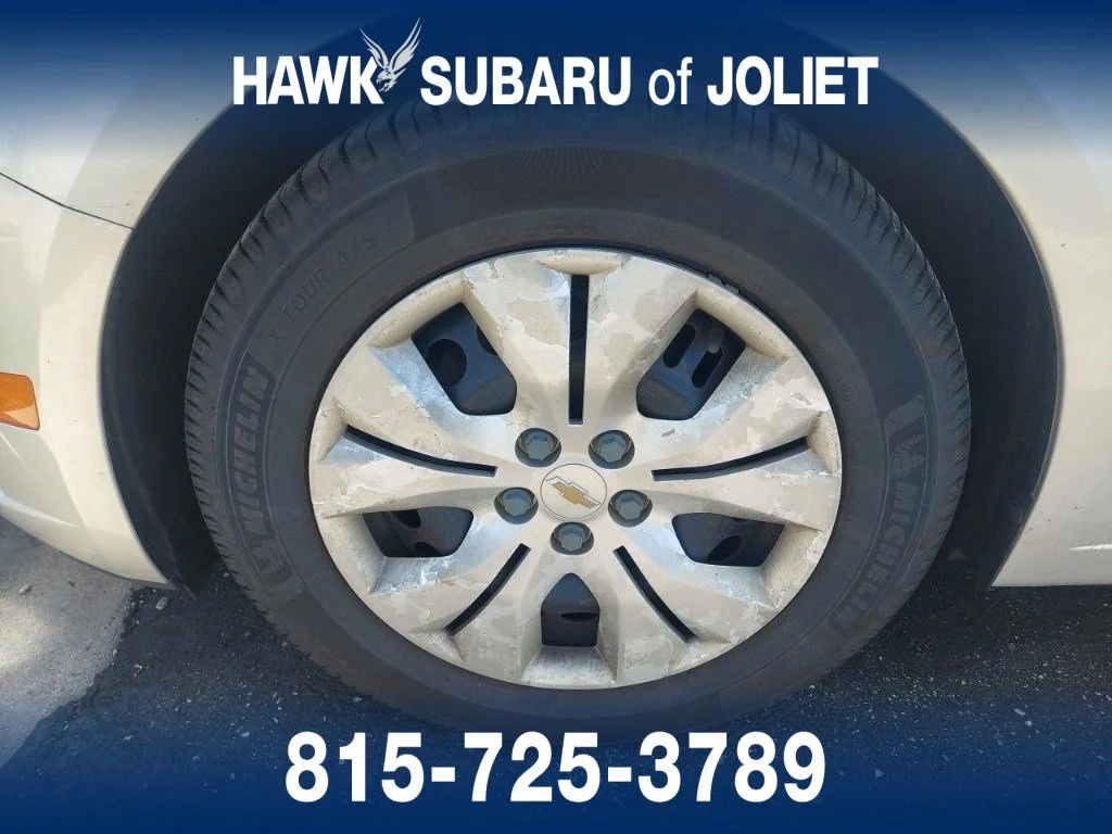 Used 2013 Silver Ice Metallic Chevrolet LS image 3