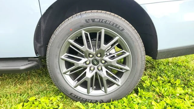 New 2026 Glacier Gray Metallic Tri-Coat Ford MAX Platinum® image 9