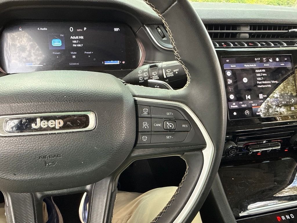 Used 2023 Silver Jeep Laredo image 33