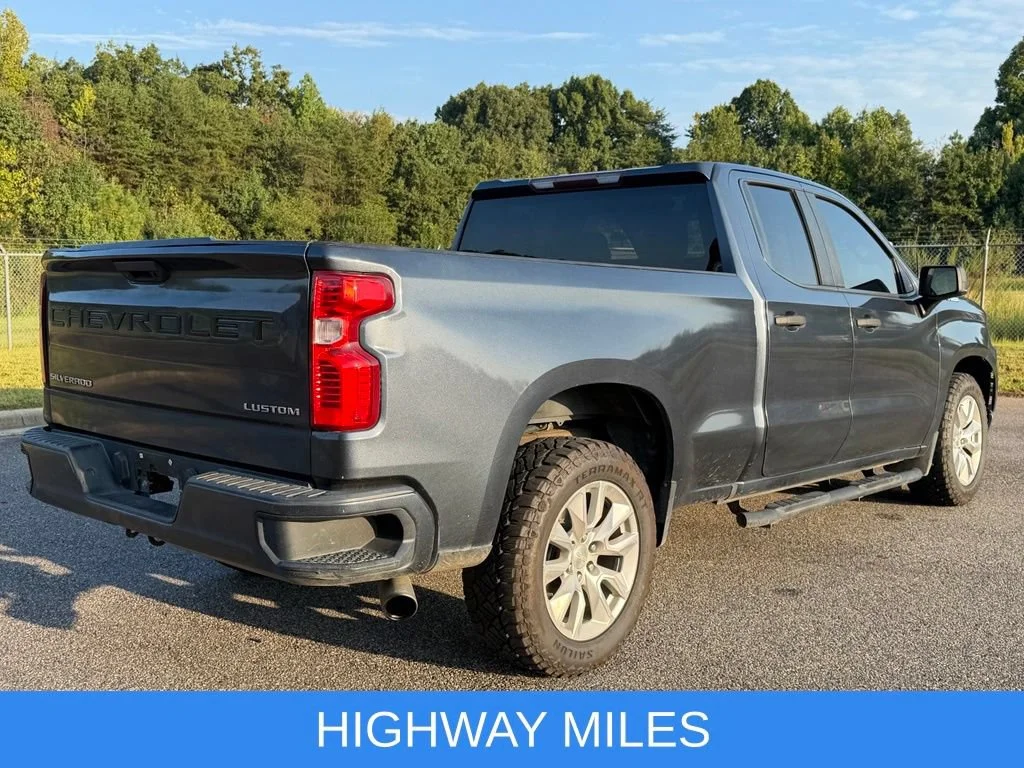Used 2019 SHADOW GRAY METALLIC Chevrolet Custom image 5