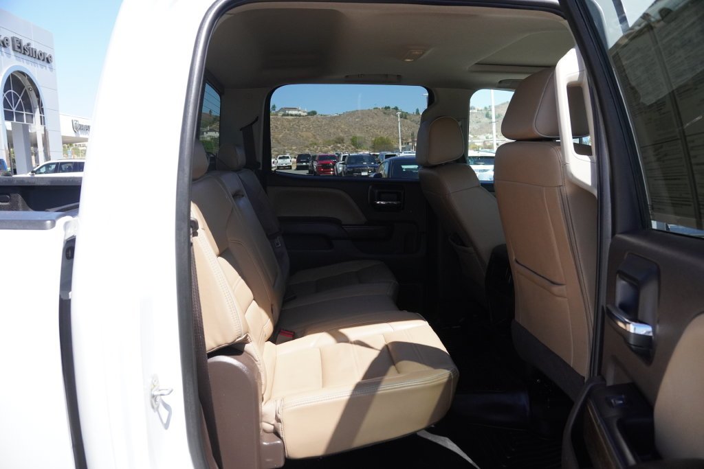 Used 2018 White GMC Denali image 33