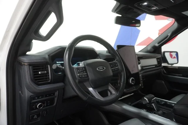 Used 2023  Ford Pro image 19
