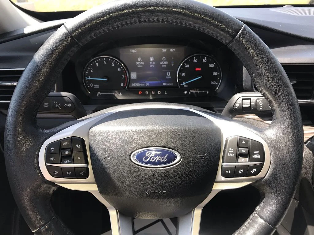 Used 2023 White Ford Limited image 14