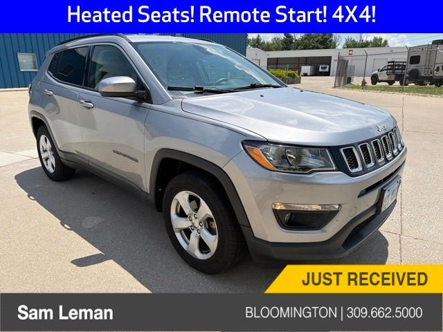 Used 2019 Silver Jeep Latitude image 1