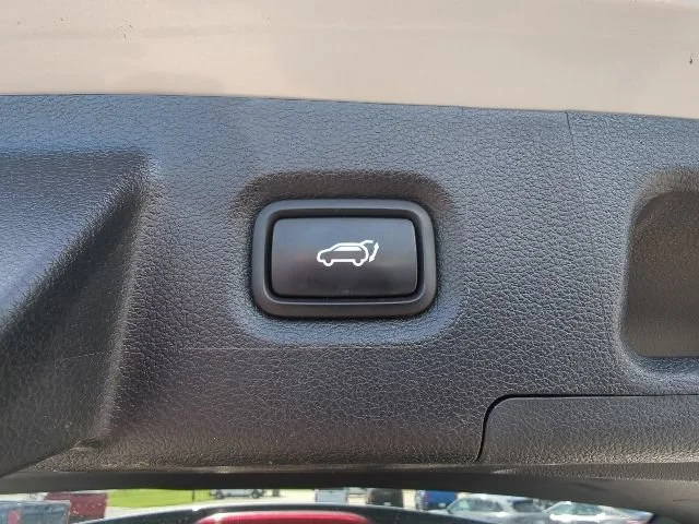 Used 2022  Hyundai SEL image 33