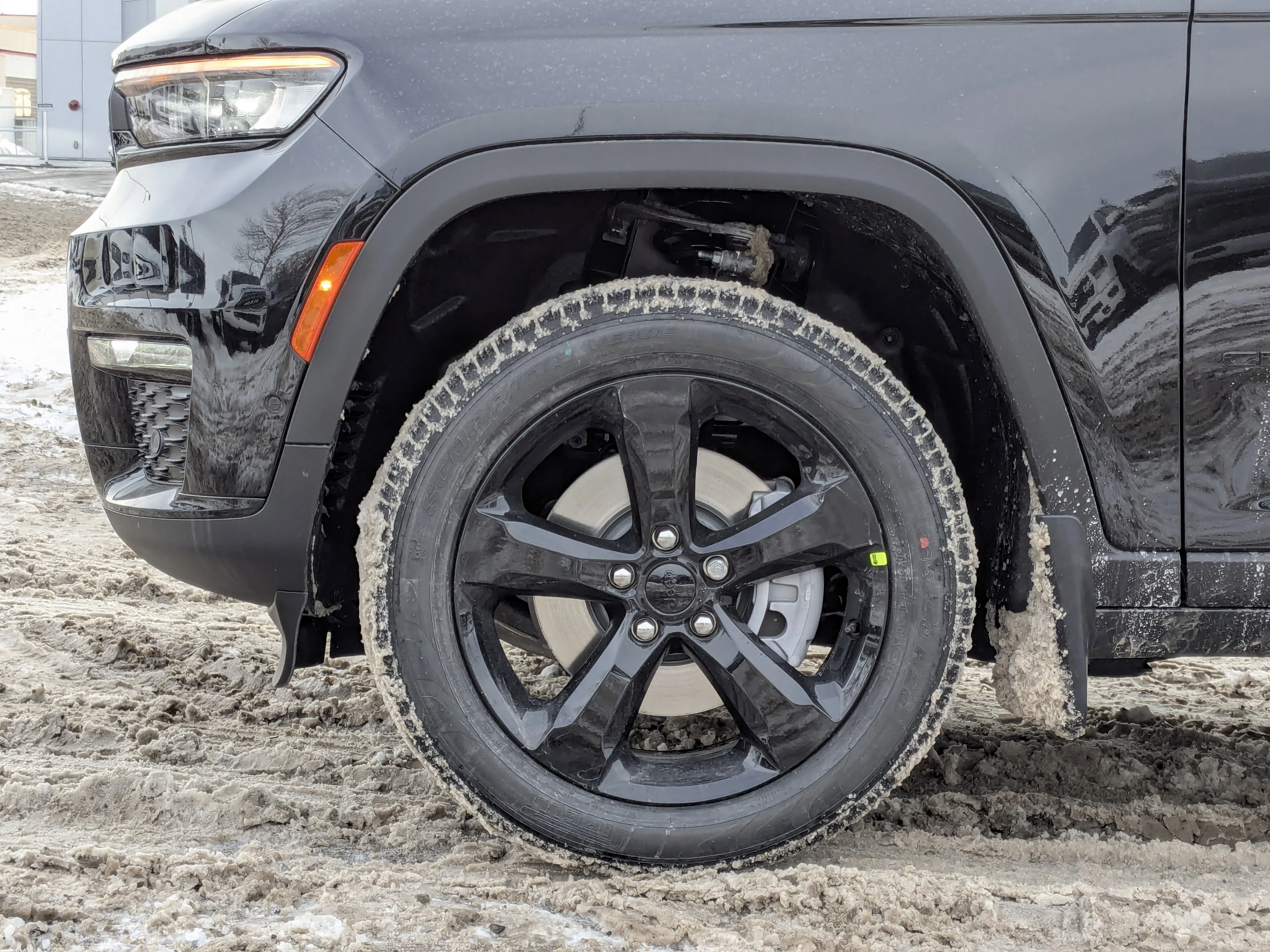 New 2025 Black Jeep Limited - - Dual-Pane Sunroof - Black Appearance - Luxury Tech II - Remote Start & tons more! image 9