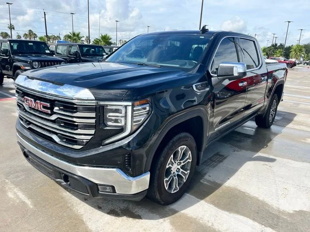 Used 2025 Black GMC SLT image 3