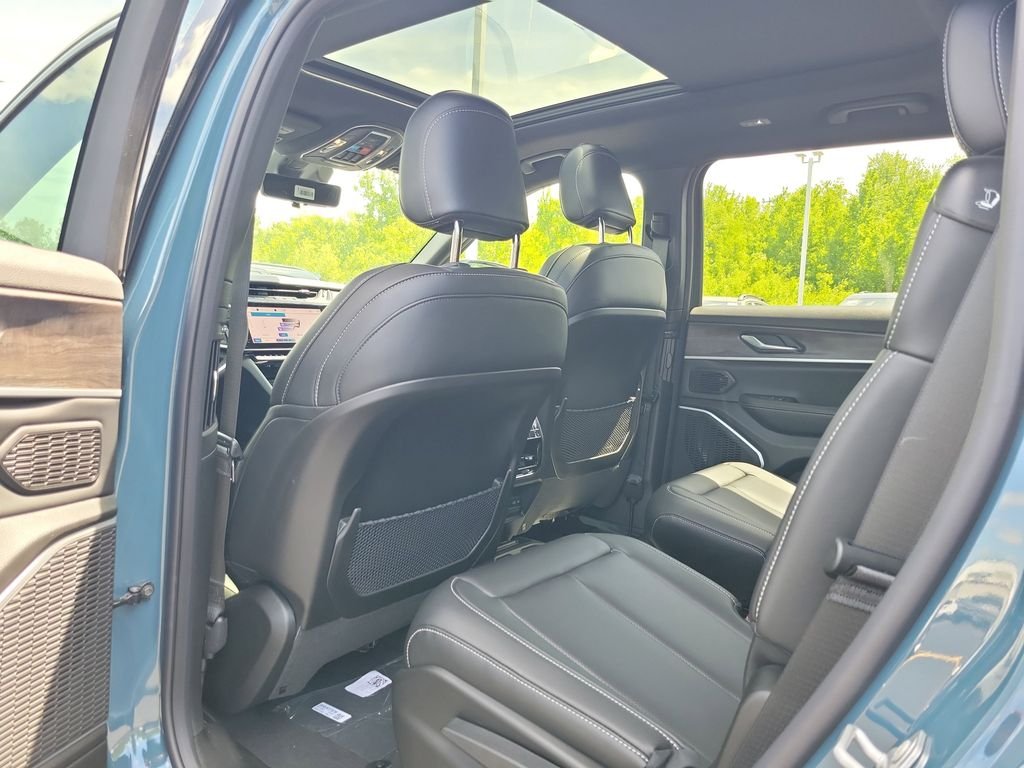 New 2026 Steel Blue Exterior Paint Jeep Limited image 10