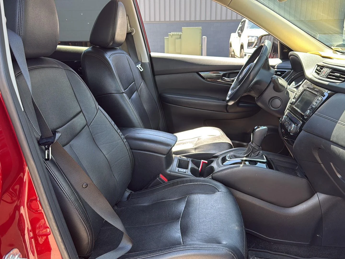 Used 2018 Scarlet Ember Nissan SL Hybrid image 12