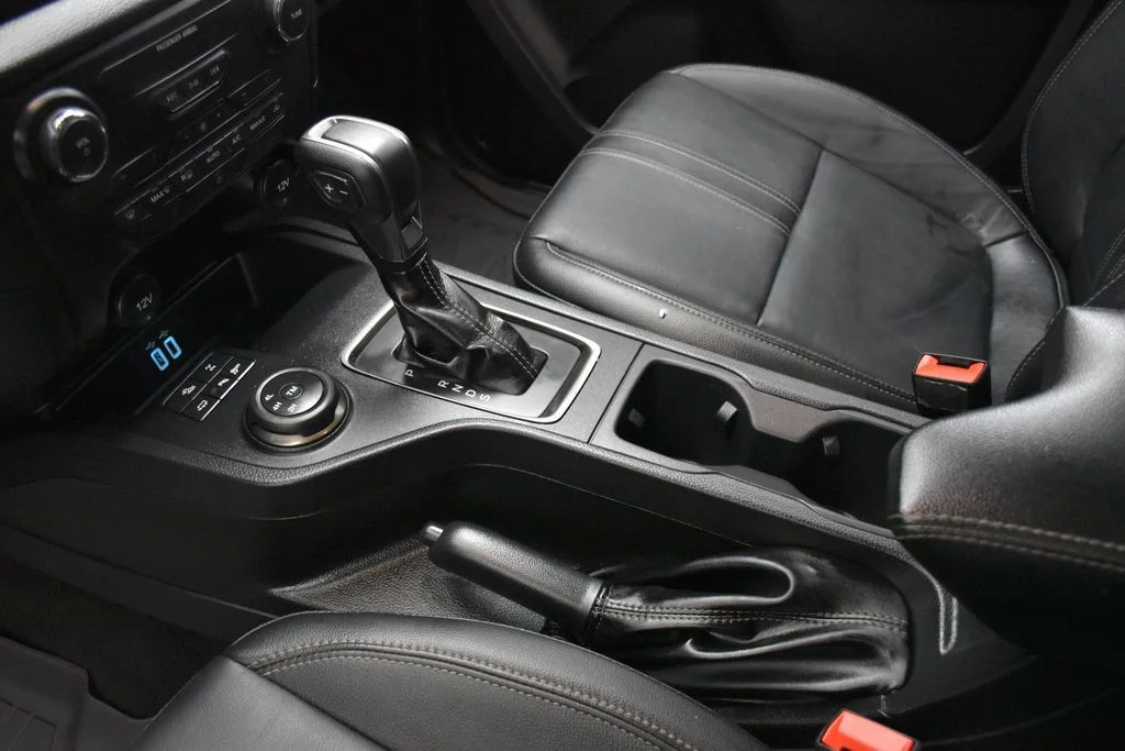 Used 2023 Green Ford Lariat image 17