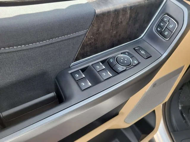 New 2026 Oxford White Ford Lariat image 18