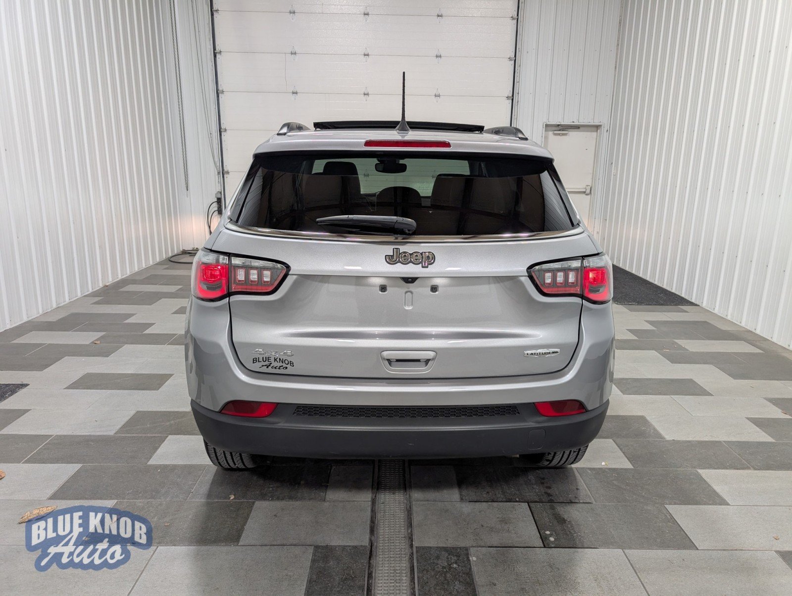 2022 Jeep Compass Latitude Lux Altitude photo 2