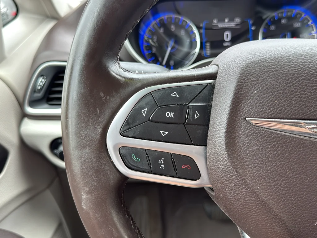 Used 2017 White Chrysler Touring L image 16