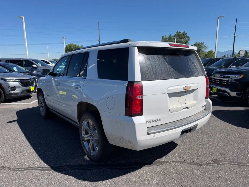Used 2017 IRIDESCENT PEARL TRICOAT Chevrolet Premier image 5