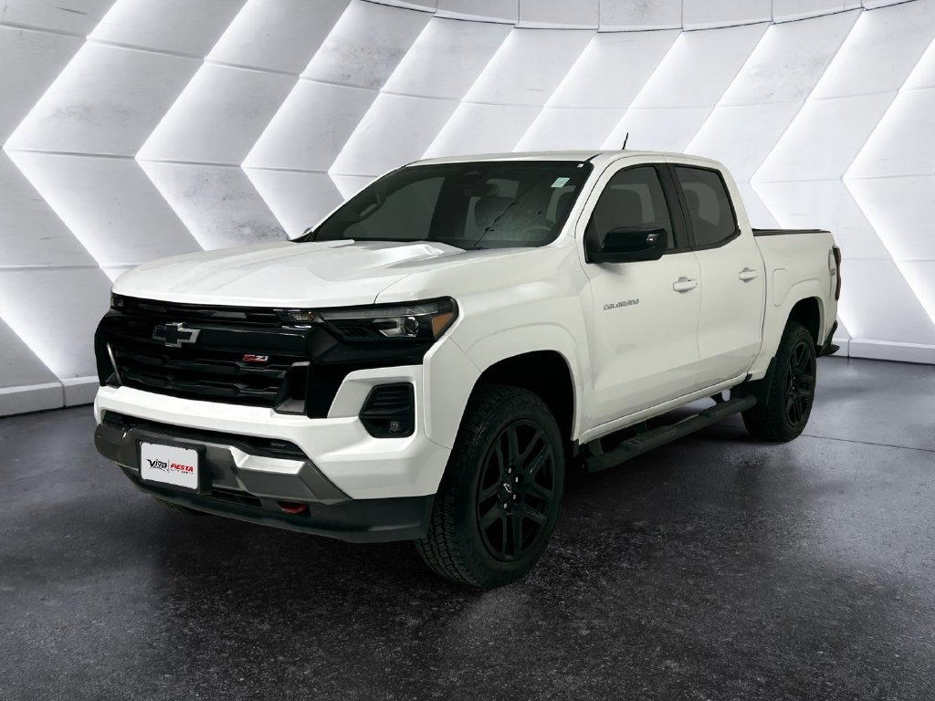 Used 2024 White Chevrolet Z71 image 3