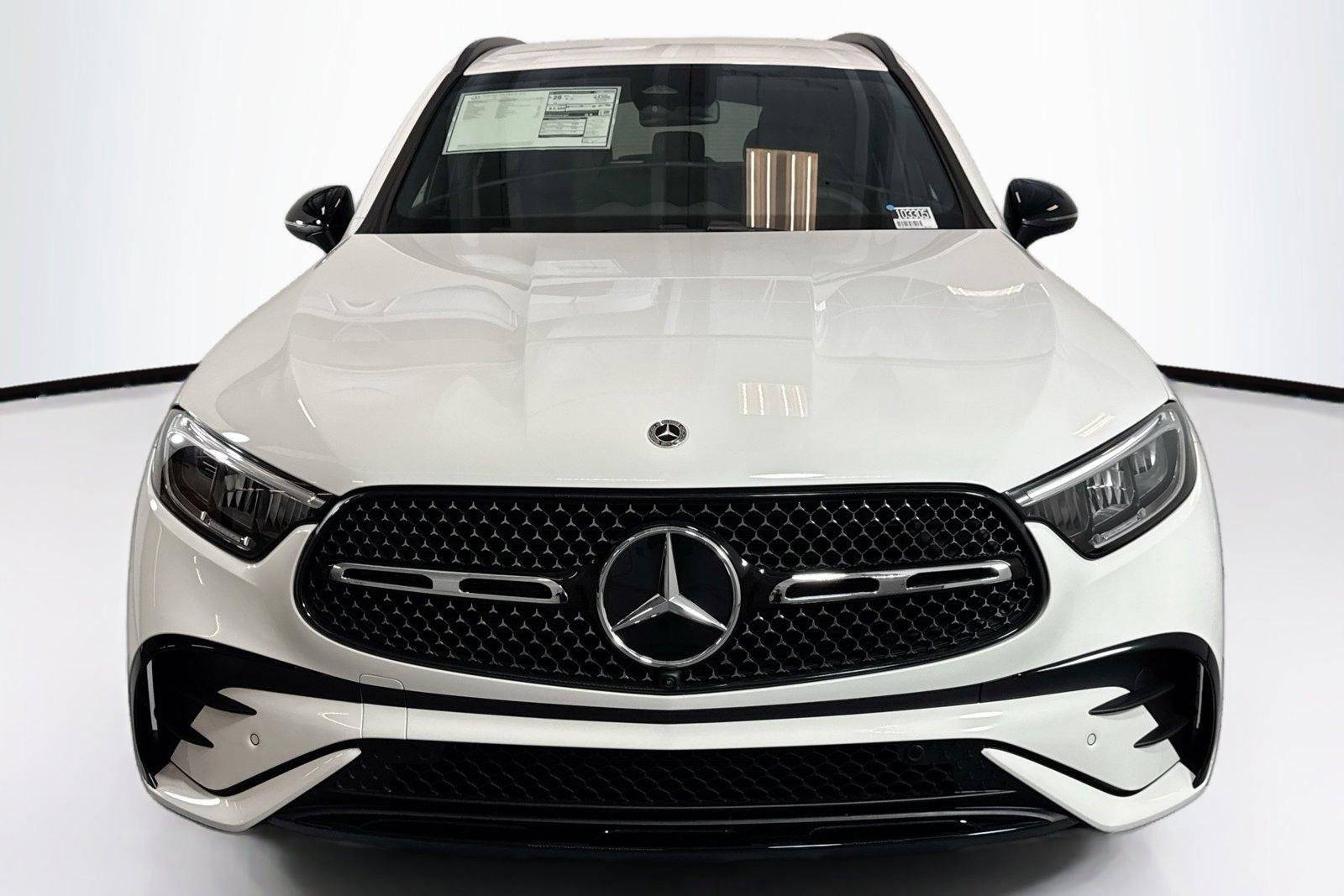 New 2026 Polar White Mercedes-Benz GLC 300 image 2