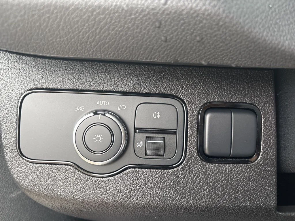 New 2026 Arctic White Mercedes-Benz w/ Ranger Shelving image 30