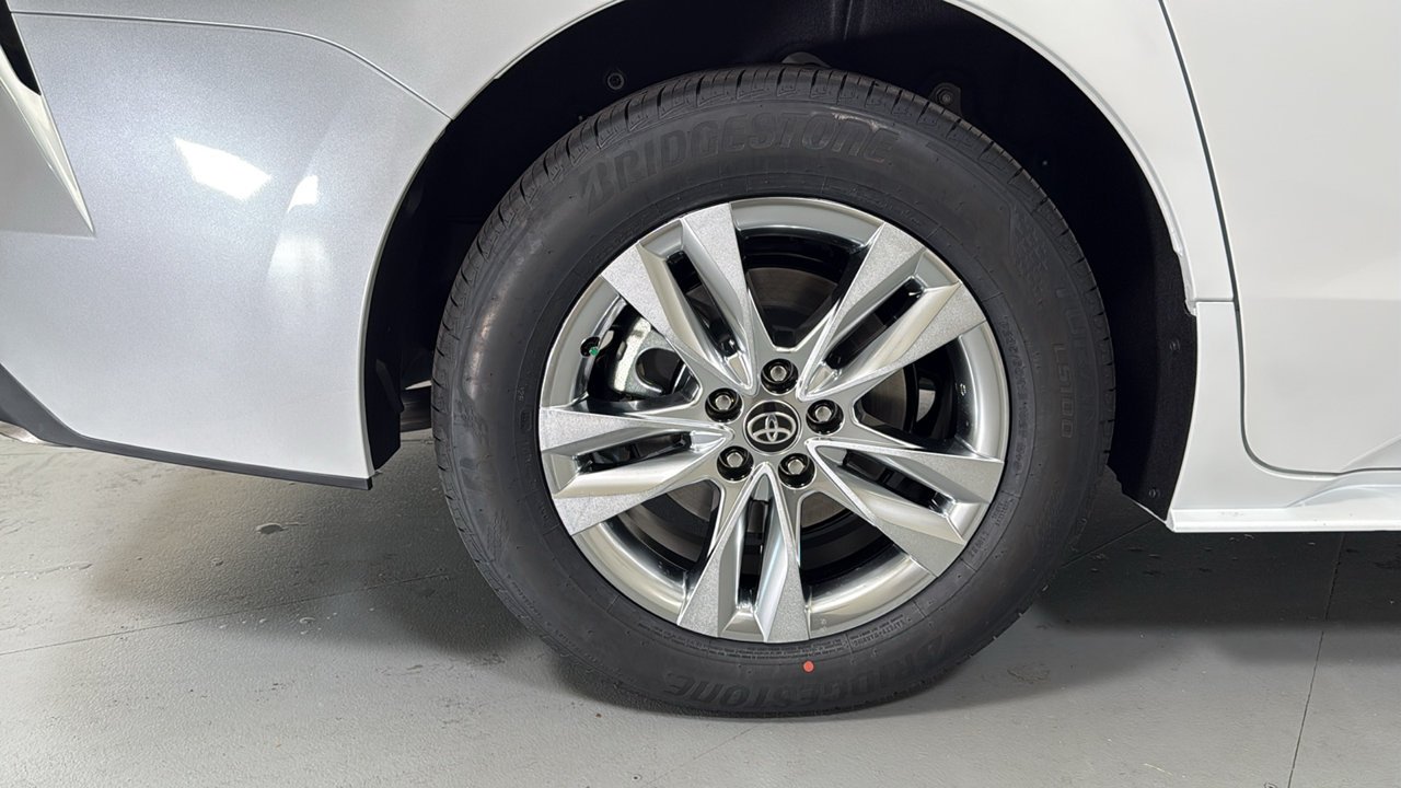 New 2026 Wind Chill Pearl <sup>1</sup> Toyota  XLE image 23