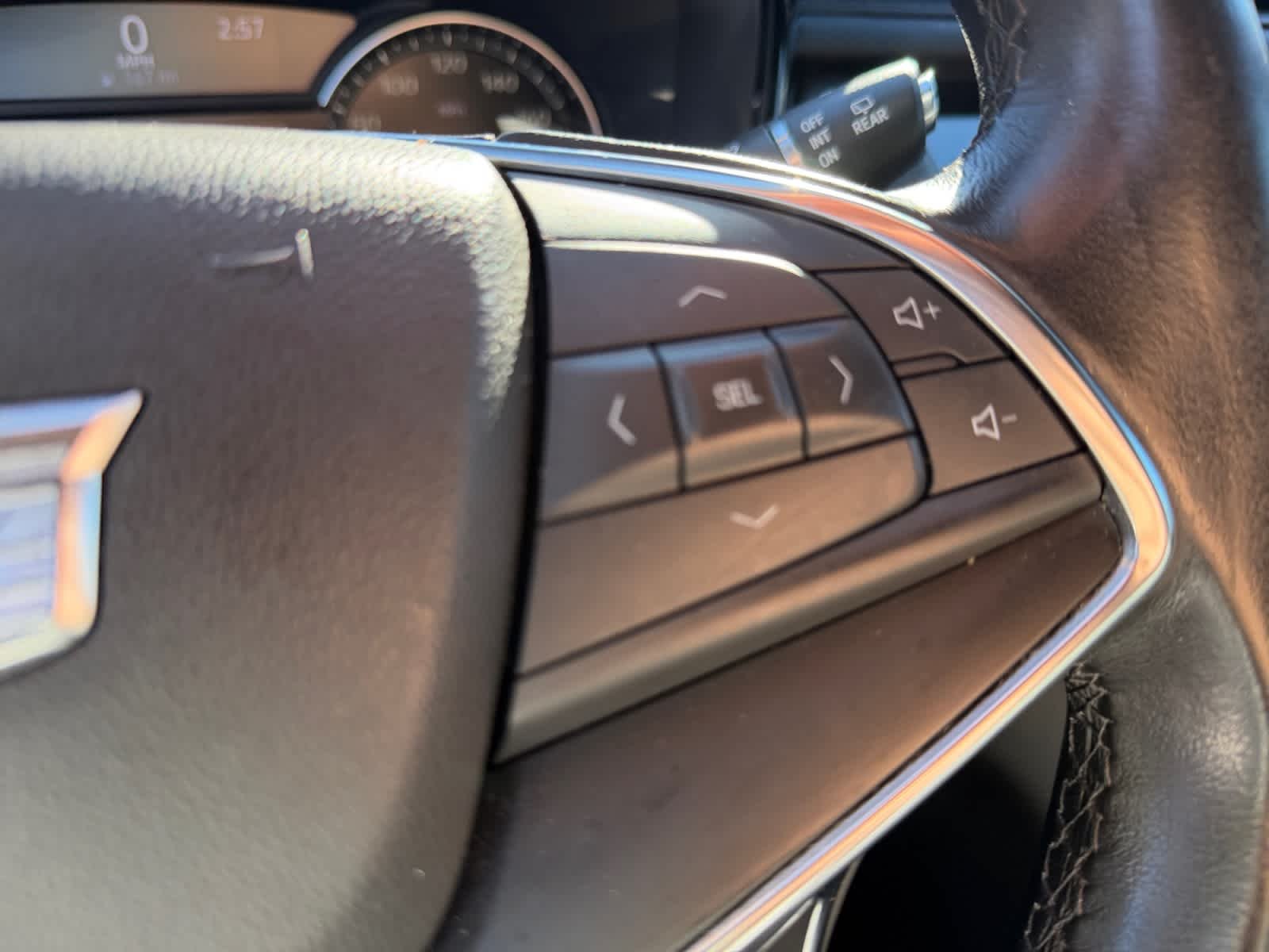 Used 2020 Crystal White Tricoat Cadillac Luxury FWD image 35