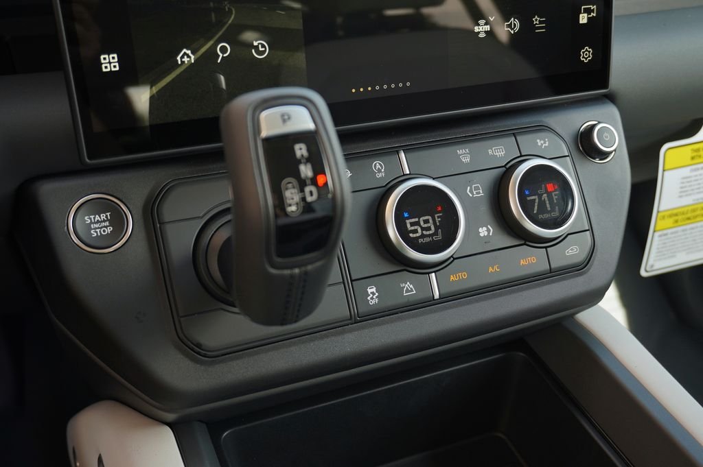 New 2026 Santorini Black Land Rover S image 26