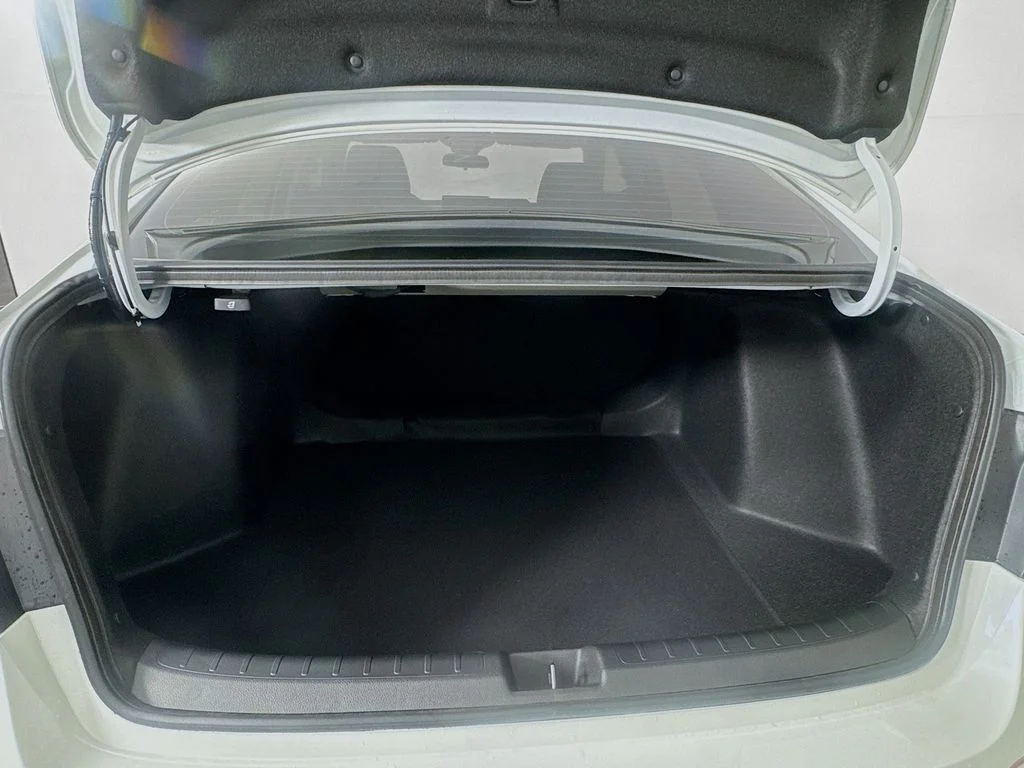 New 2026 Platinum White Pearl Honda LX image 10