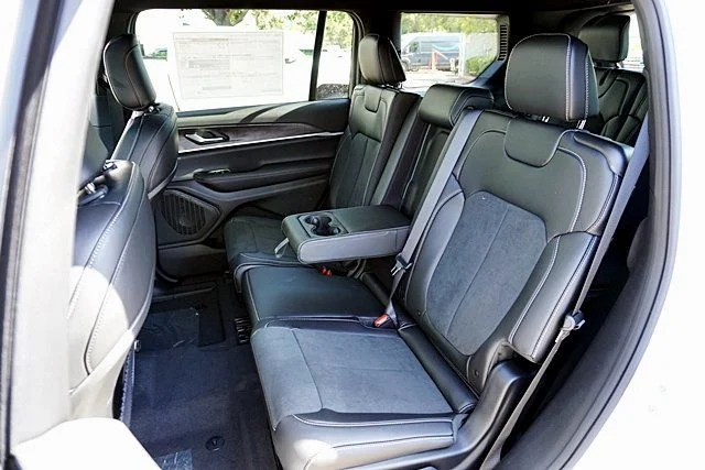 New 2026 Bright White Clearcoat Jeep Altitude image 20