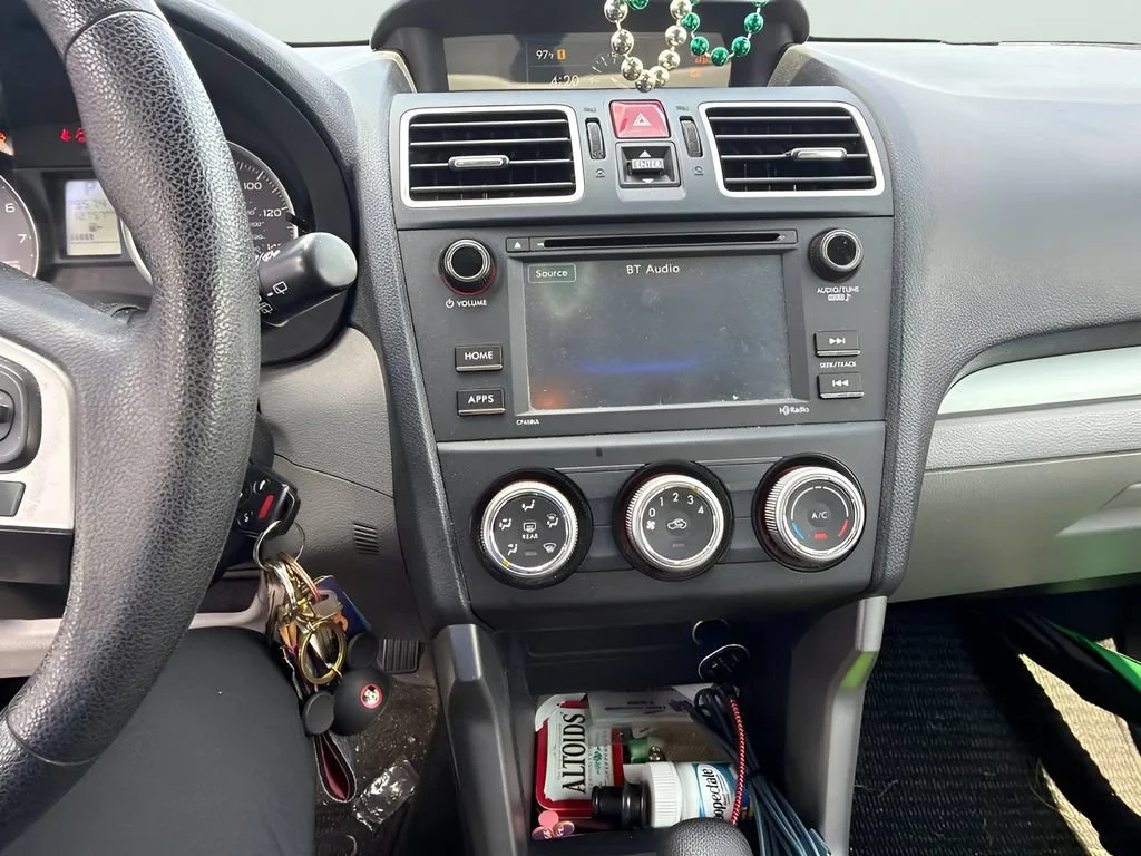 Used 2017 Silver Subaru 2.5i image 6