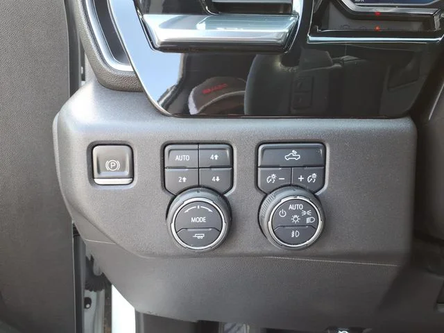 Certified Used 2022 White Chevrolet RST image 27