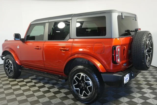 Certified Used 2024 Hot Pepper Red Metallic Tinted Clearcoat Ford Outer Banks image 5