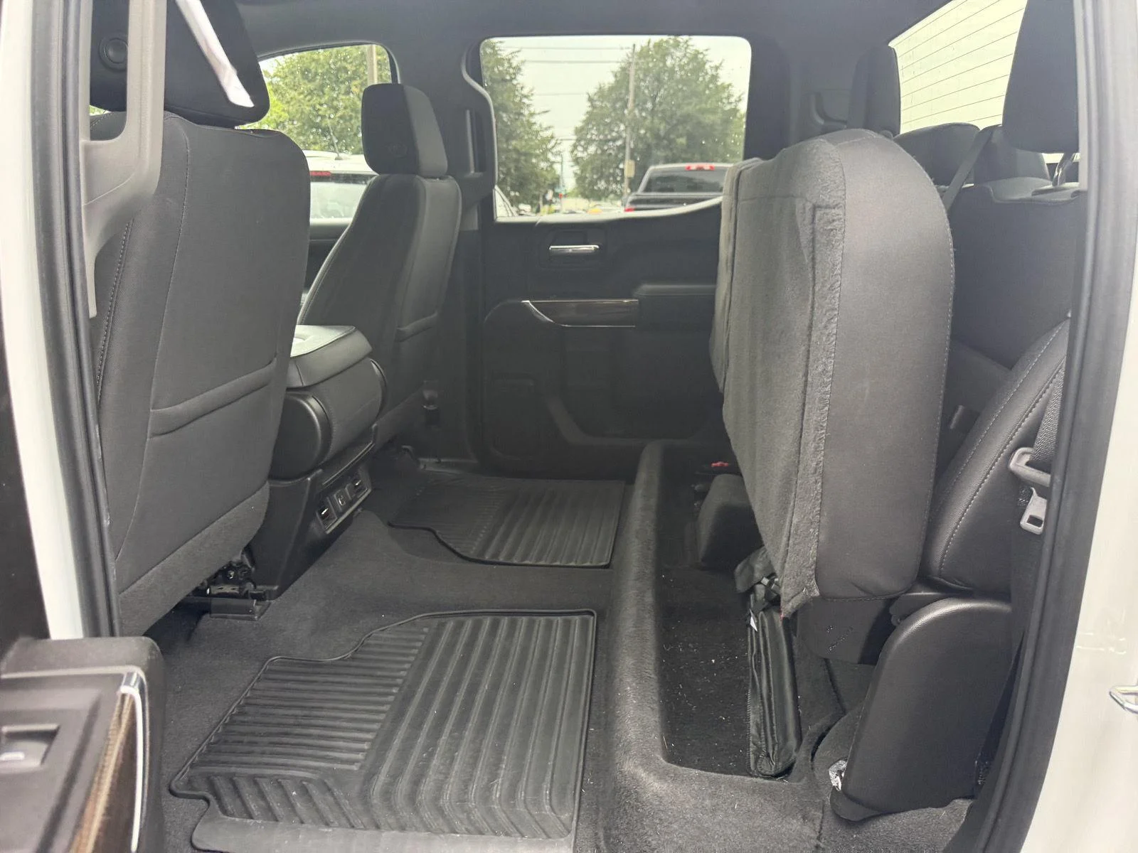 Used 2022 SUMMIT WHITE Chevrolet RST image 3