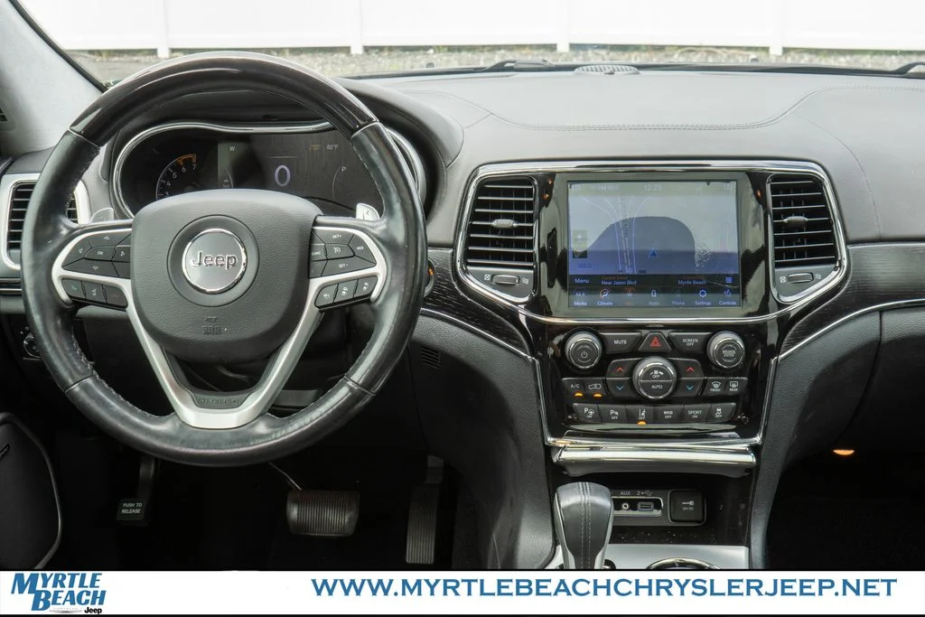 Used 2020 Diamond Black Jeep Summit image 14