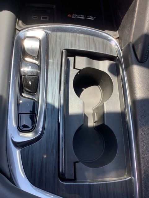 Used 2023 Summit White Buick Essence image 30