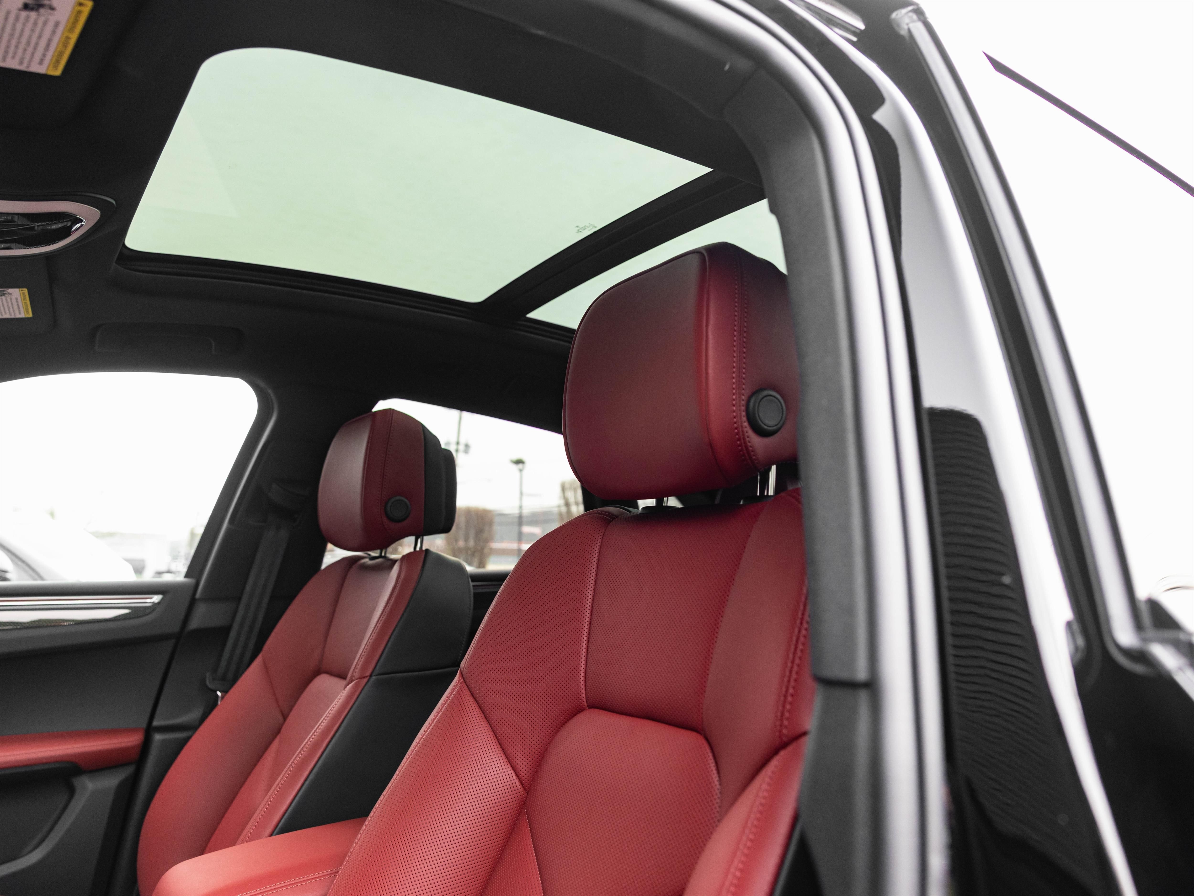 2026 Porsche Macan S - Photo 26