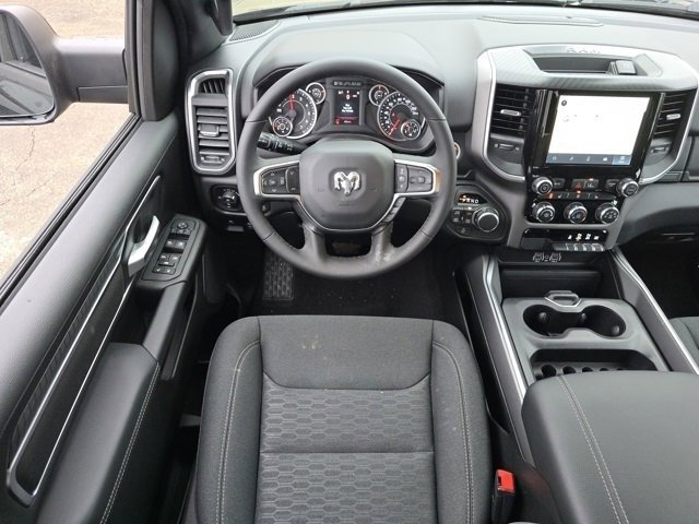 New 2026 Diamond Black Crystal Pearl-Coat Exterior Paint RAM Big Horn/Lone Star image 3