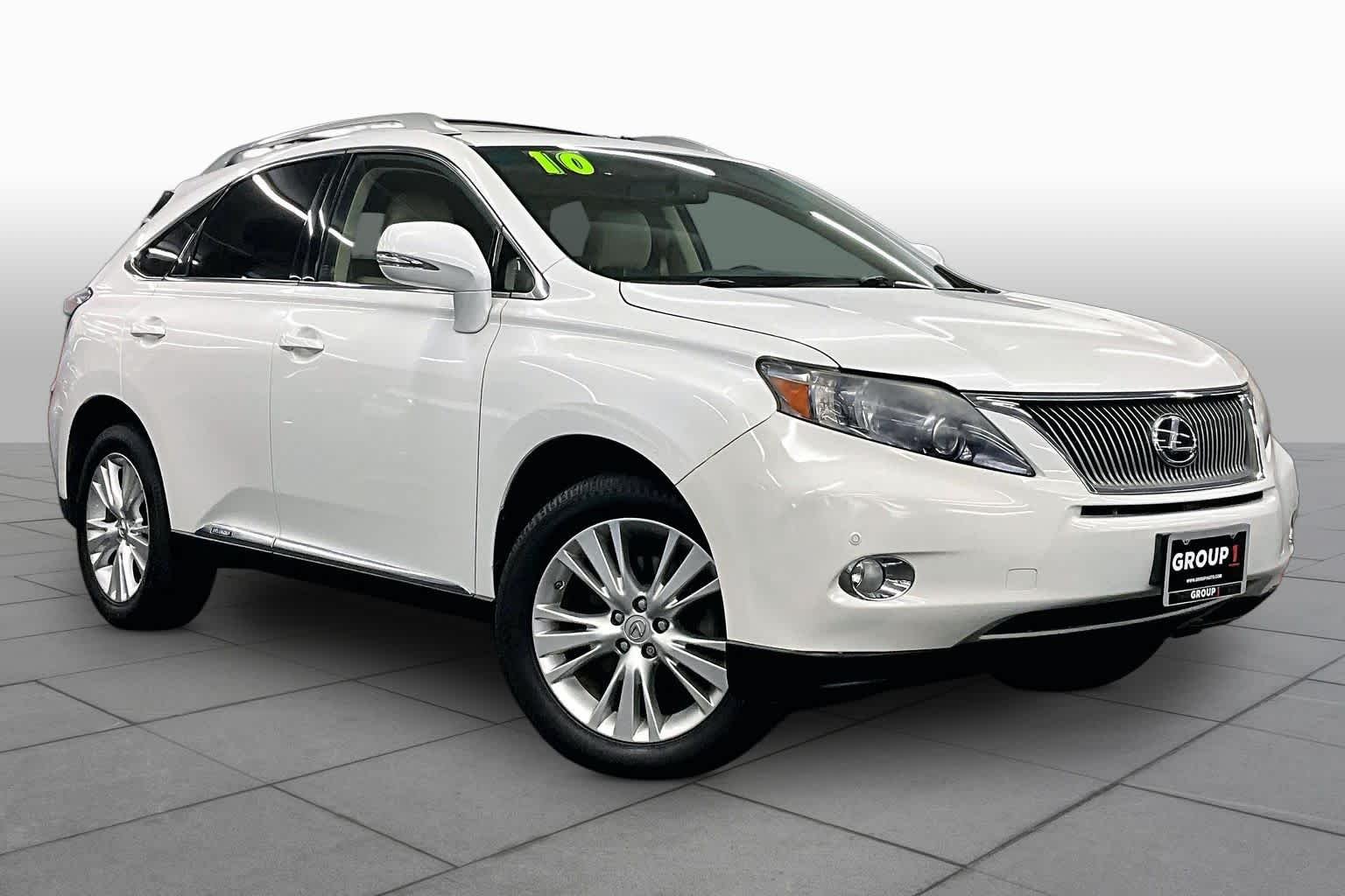 Used 2010 Starfire Pearl Lexus  image 2