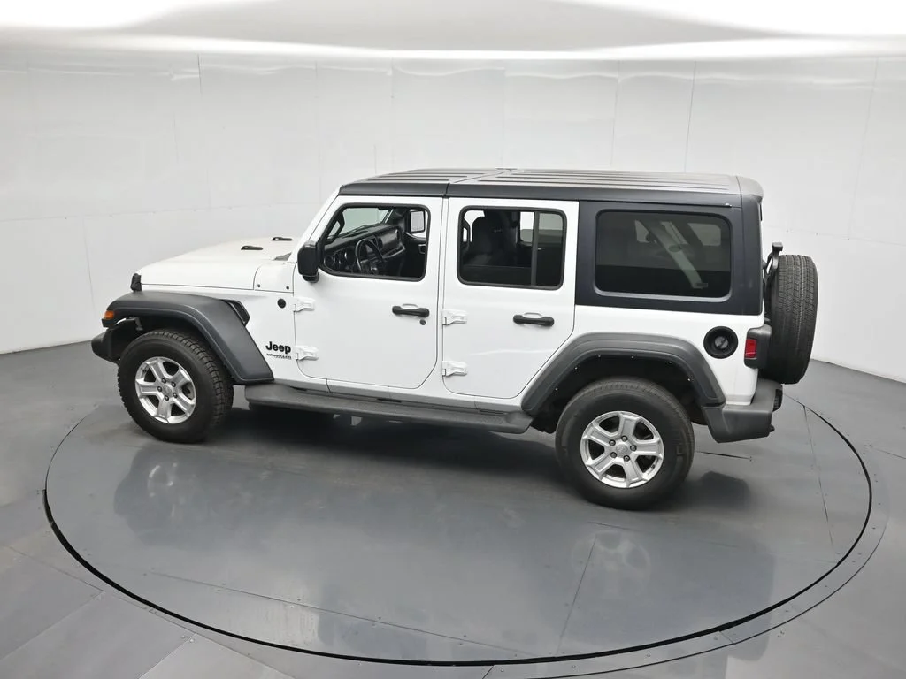 Used 2022 White Jeep Unlimited Sport S image 17
