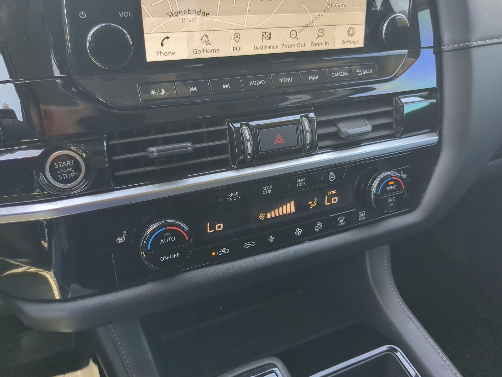 Used 2024  Nissan SL image 18