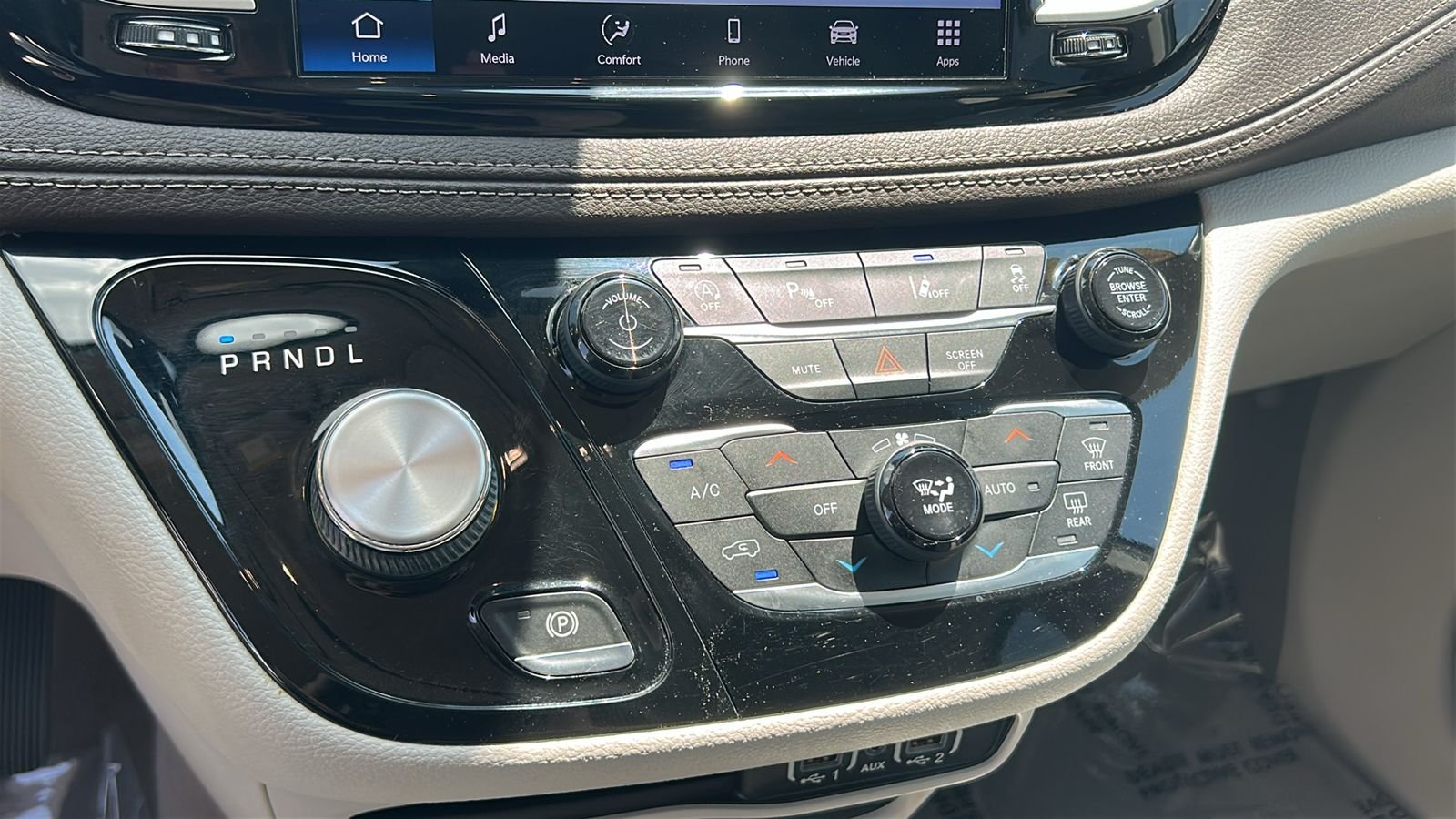 Used 2021 White Chrysler Touring L image 32