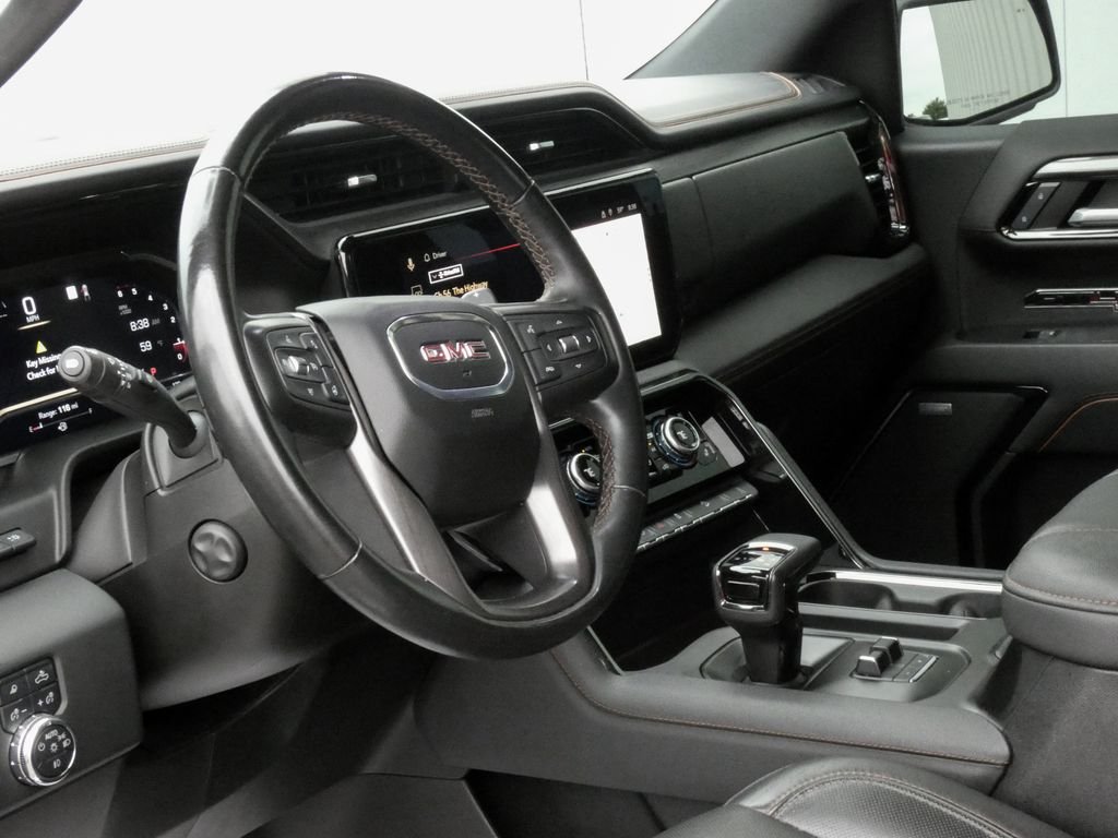 Used 2023 White GMC AT4 image 7