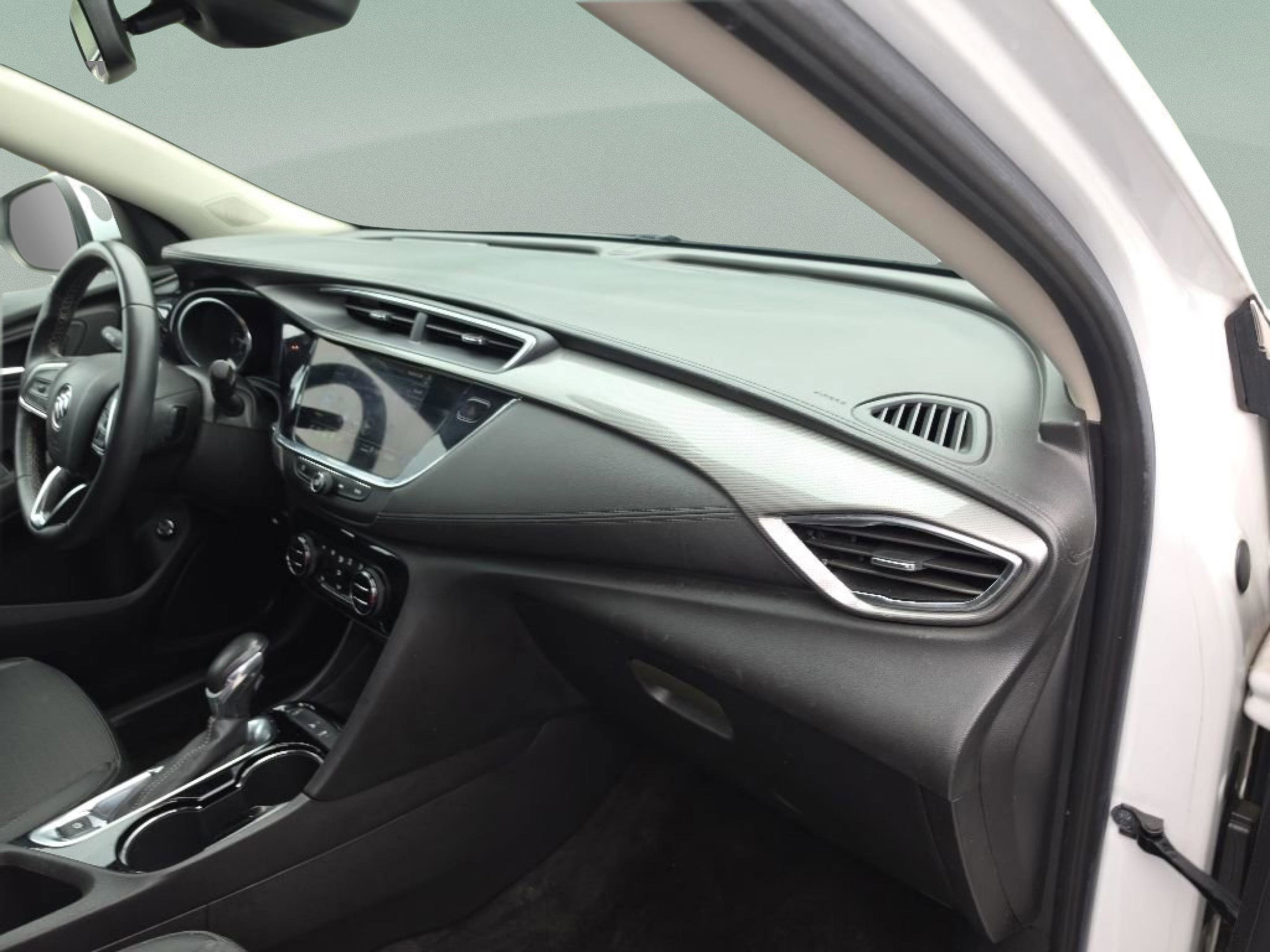Used 2022 Summit White Buick Select image 32