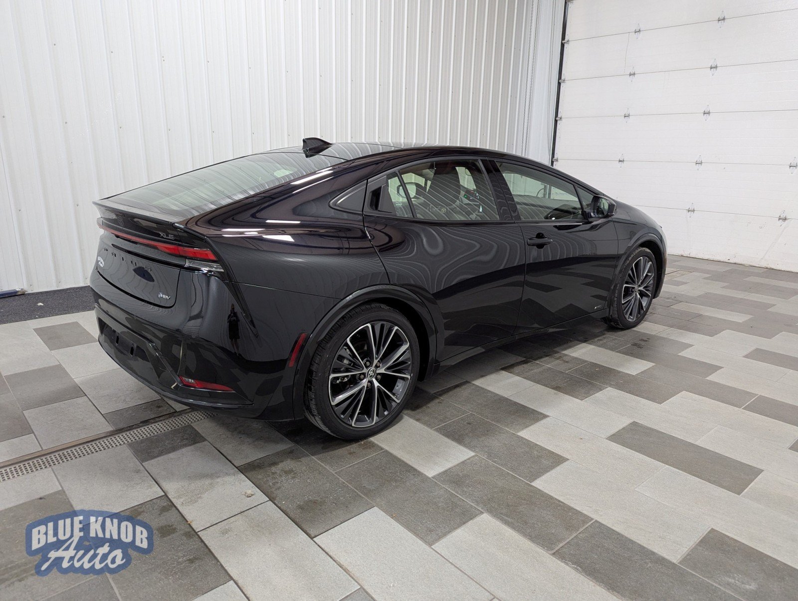 2024 Toyota Prius XLE photo 4