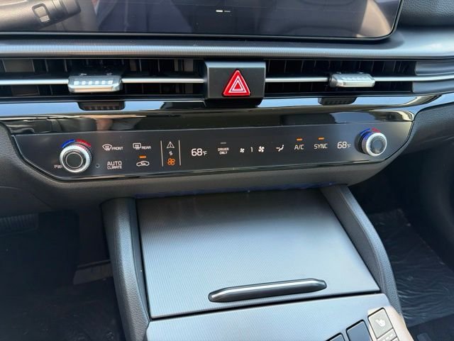 New 2026 Snow White Pearl Kia EX image 18