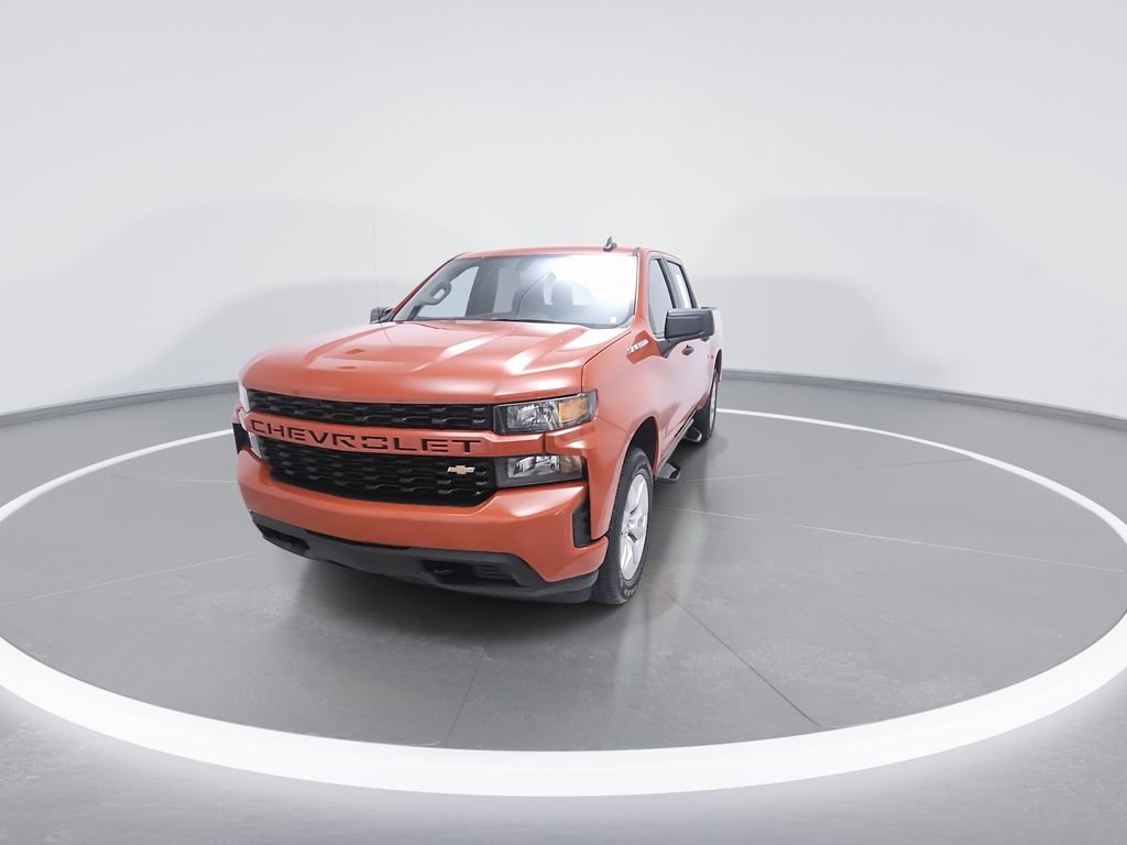 Used 2021 Red Chevrolet Custom image 2