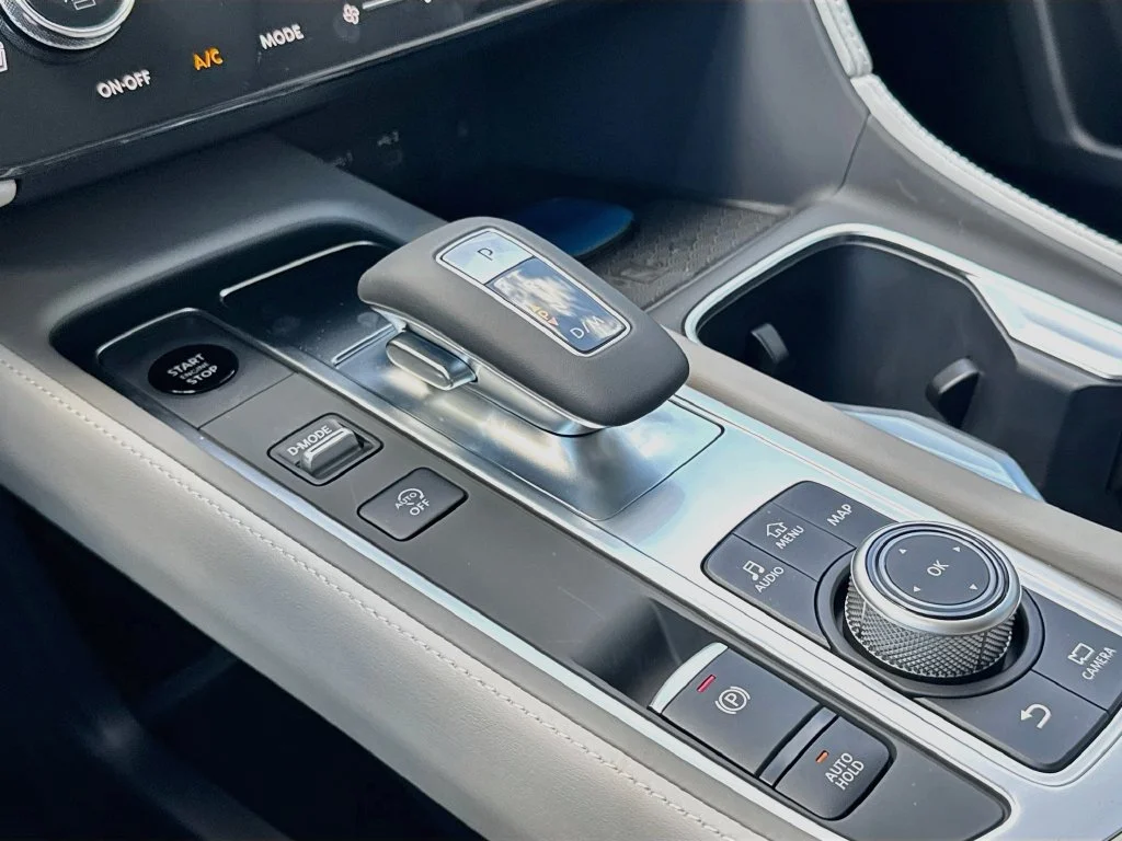 New 2027 White INFINITI LUXE image 17
