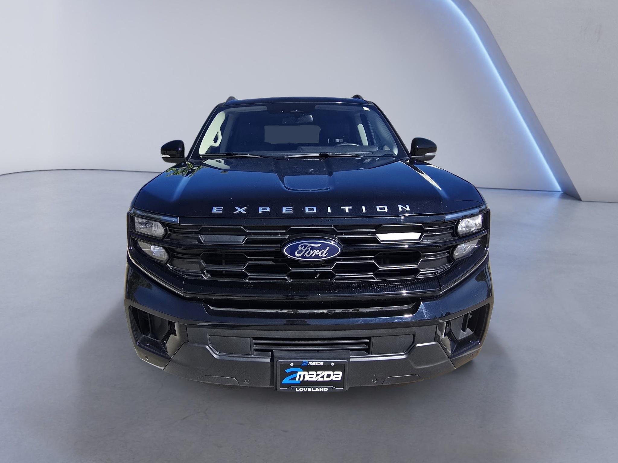 Used 2025 Agate Black Metallic Ford Active image 8