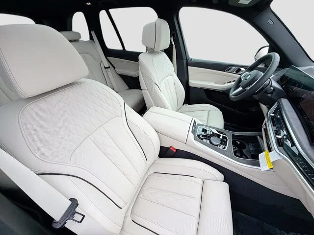 New 2026 Skyscraper Grey Metallic BMW xDrive50e image 15