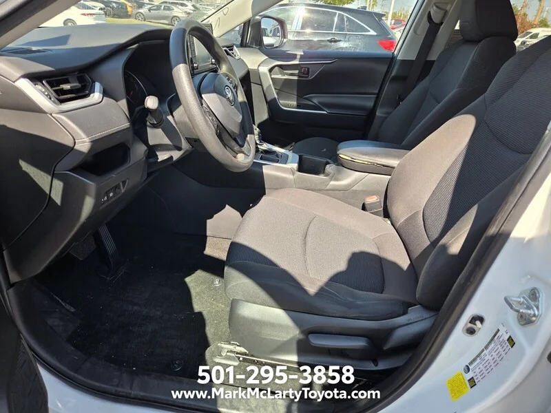 Used 2022 White TOYOTA LE image 8