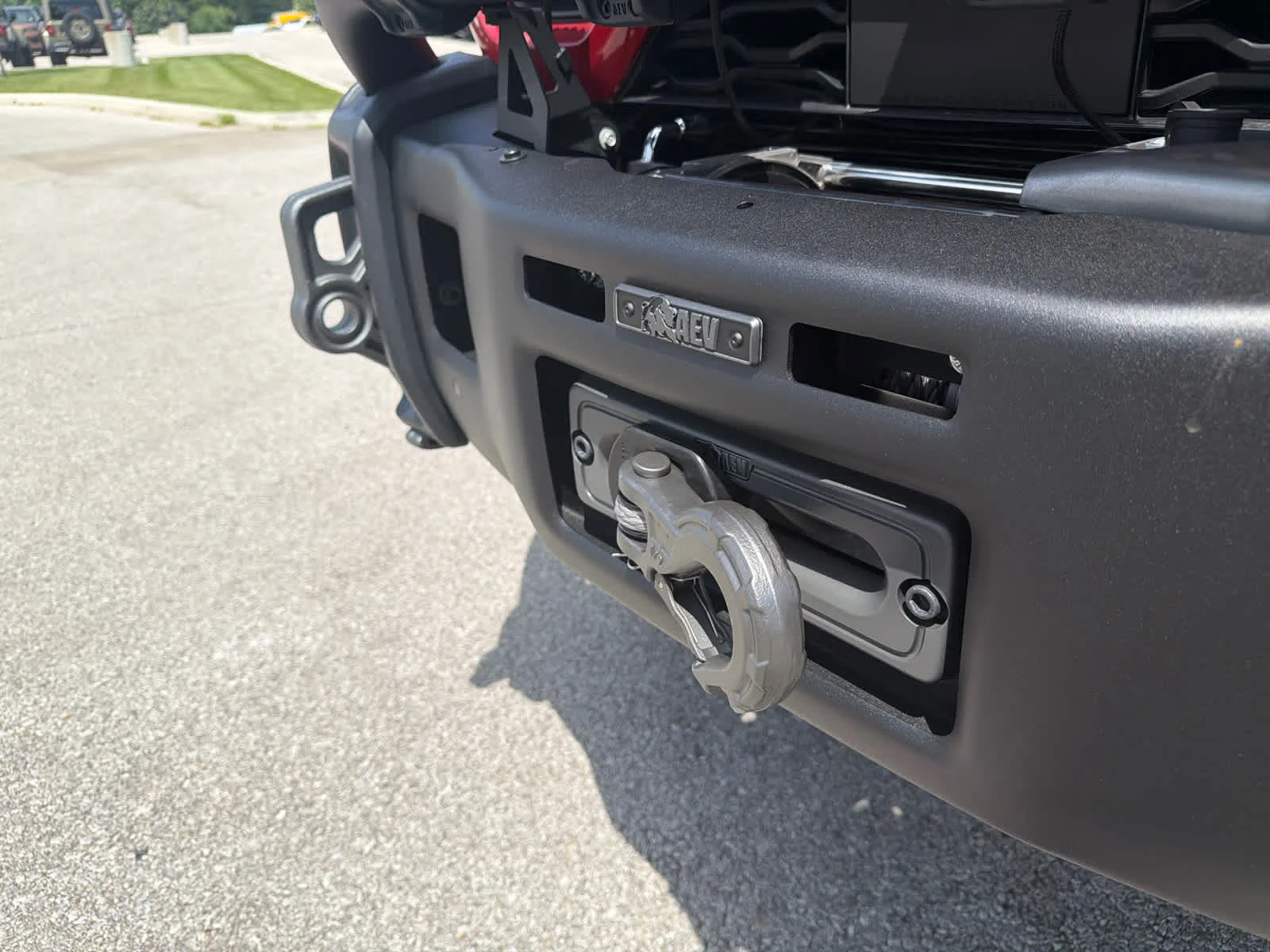 New 2026 Molten Red Pearl-Coat Exterior Paint RAM Laramie image 13